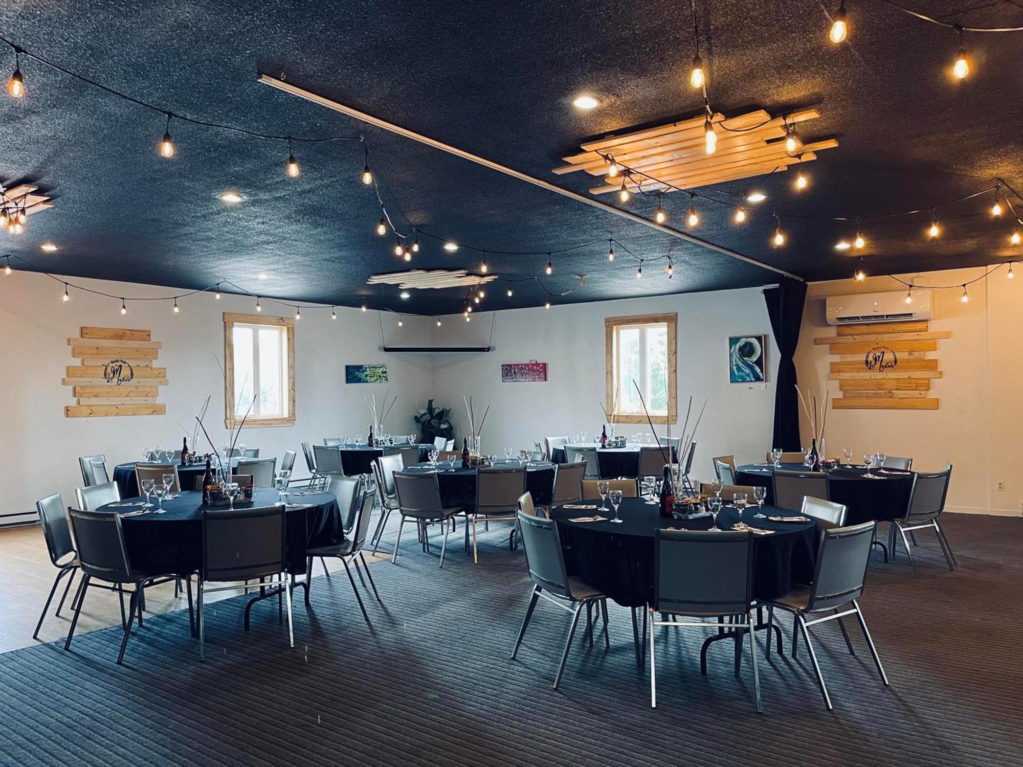 Resto Pub Motel Le Madub L'Isle-Verte Bagian luar foto